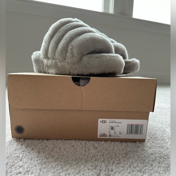 Ugg Fluff Yeah Slide - Picture 2 of 4